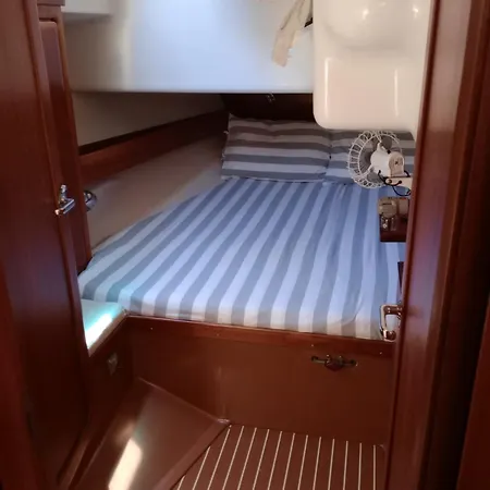 Velero Amore Hotel na wodzie Arrecife (Lanzarote)